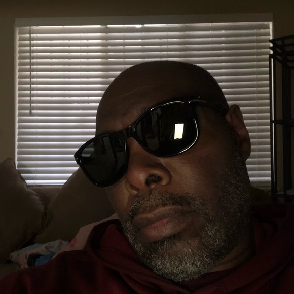 Meet your Posher, Tyrone - Picture 3 of 3